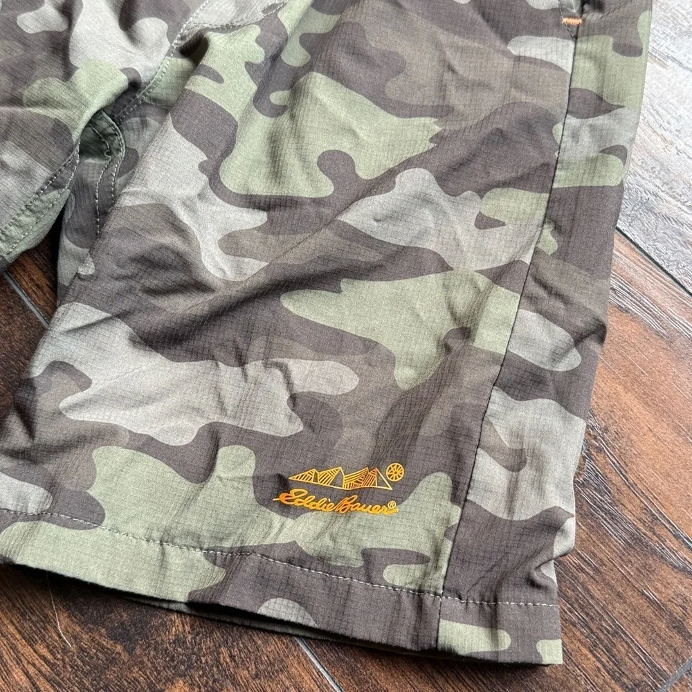 Eddie Bauer Swim Trunks camo boys size small (H12)